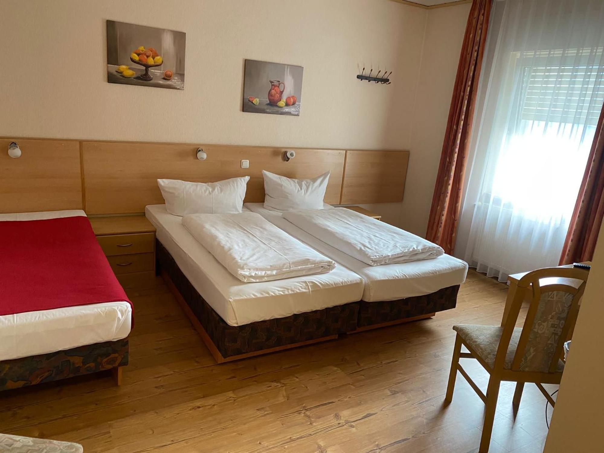 Hotel Sonne - Haus 2 Идштайн Экстерьер фото
